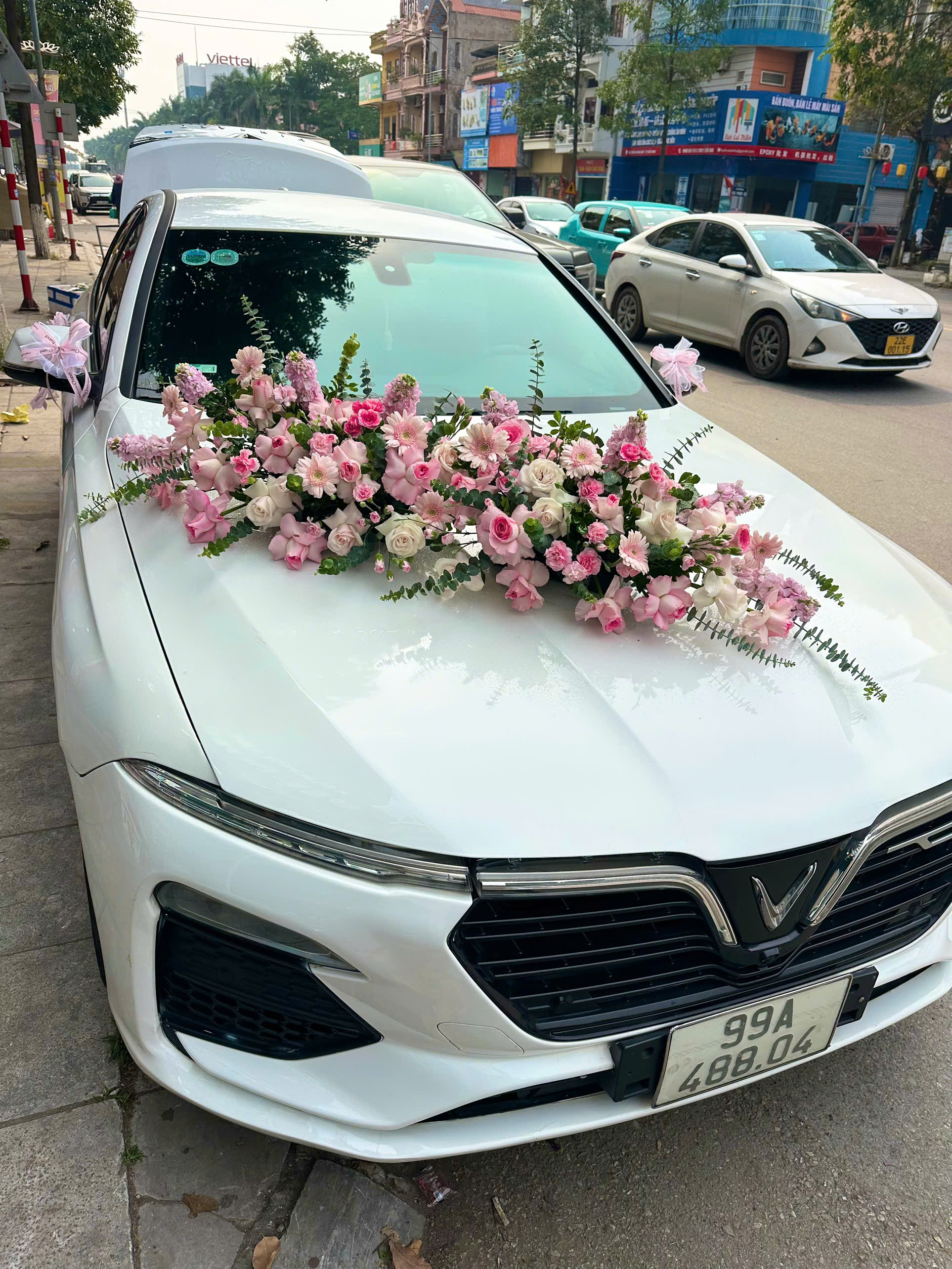 C25 Xe hoa cô dâu tone trắng hồng nhẹ nhàng nữ tính