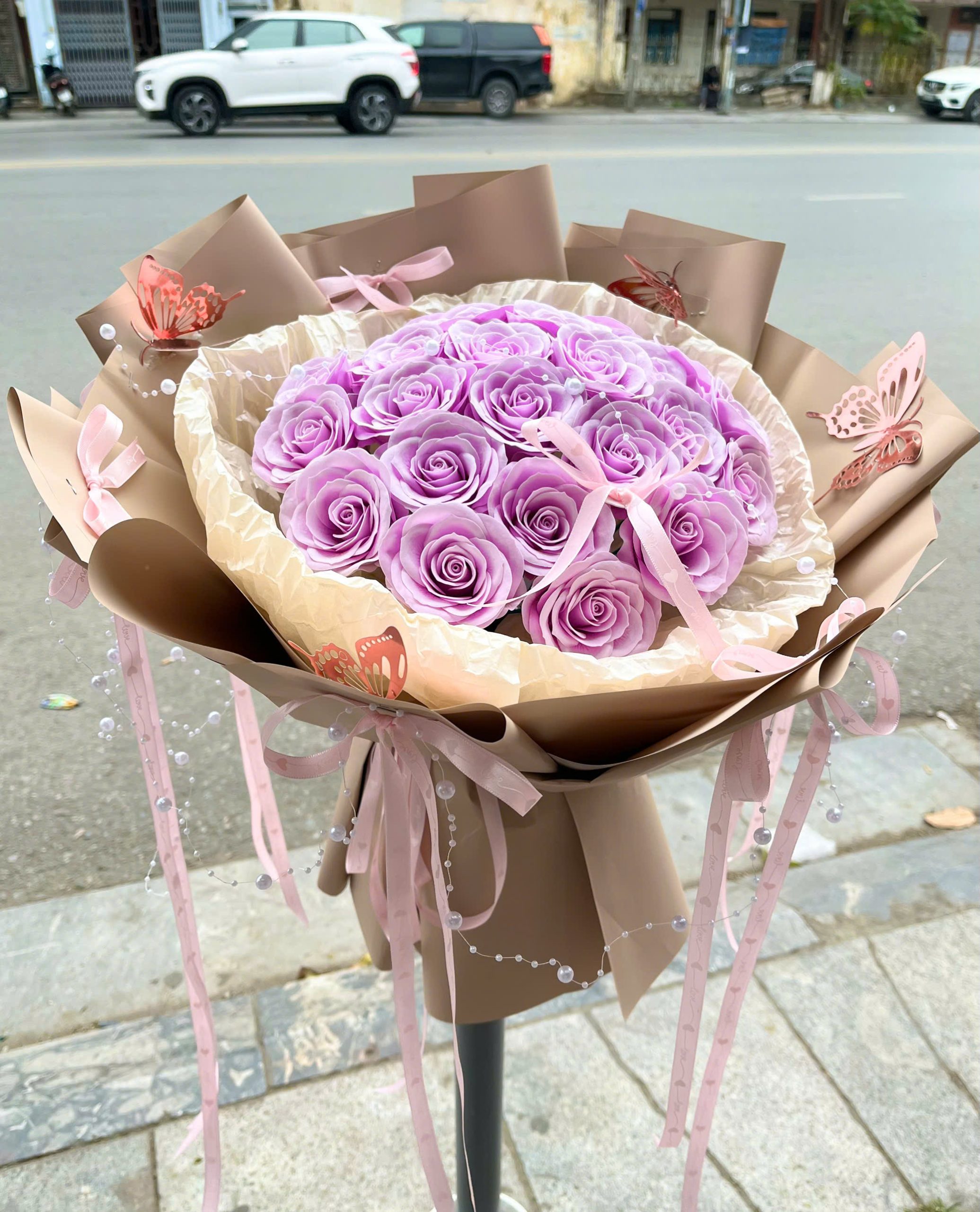 bó hoa hồng sáp màu tím mộng mơ
